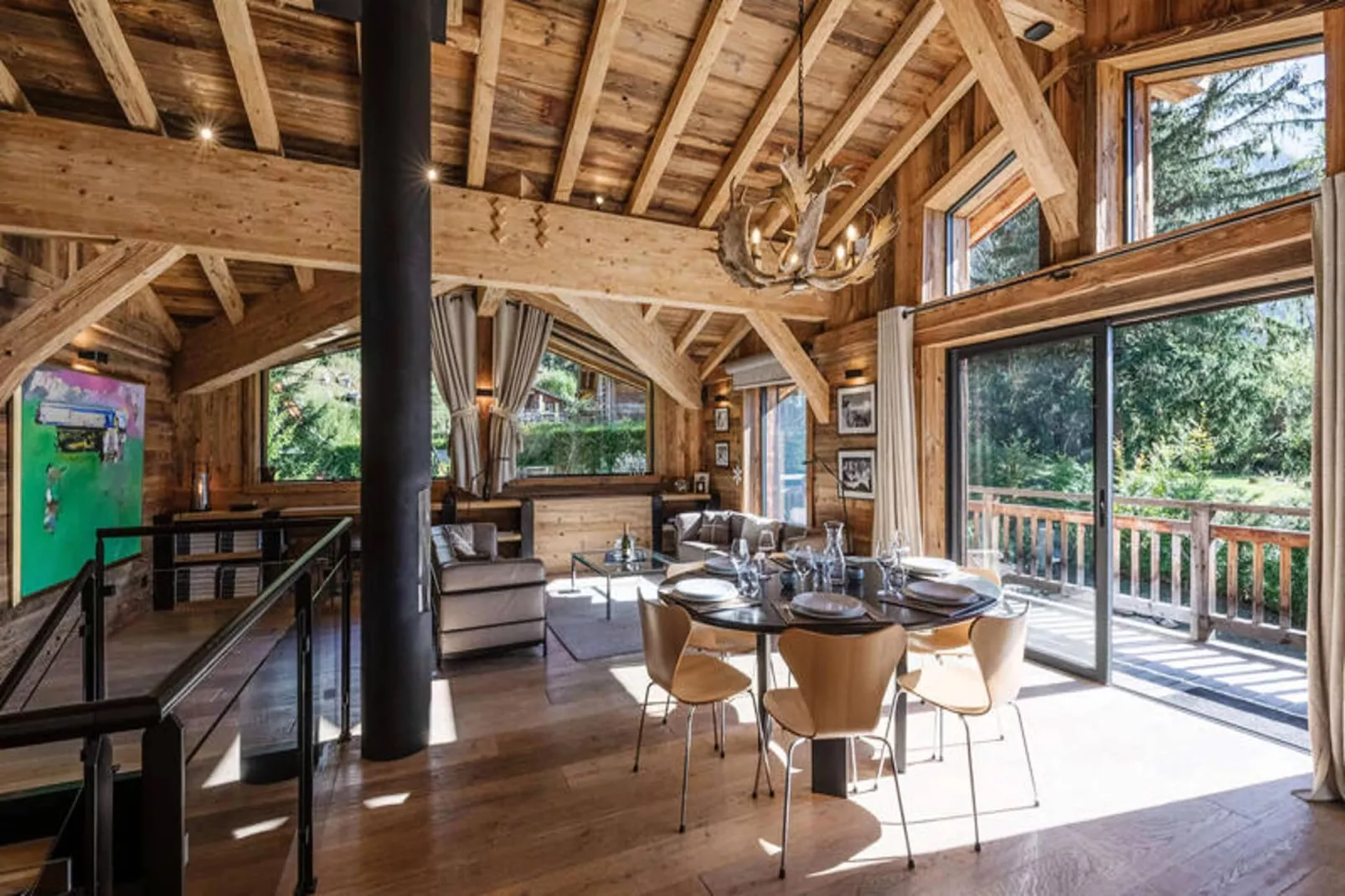 Résidence Black Wood-Dining room