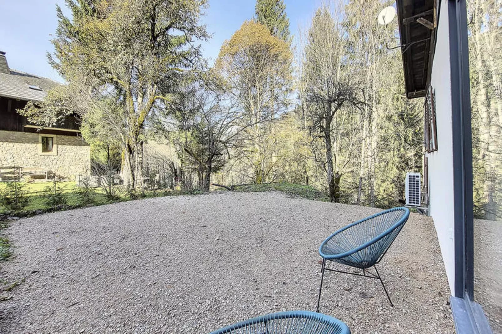 Appartements à Saint Jean d'Aulps-Terrace balcony