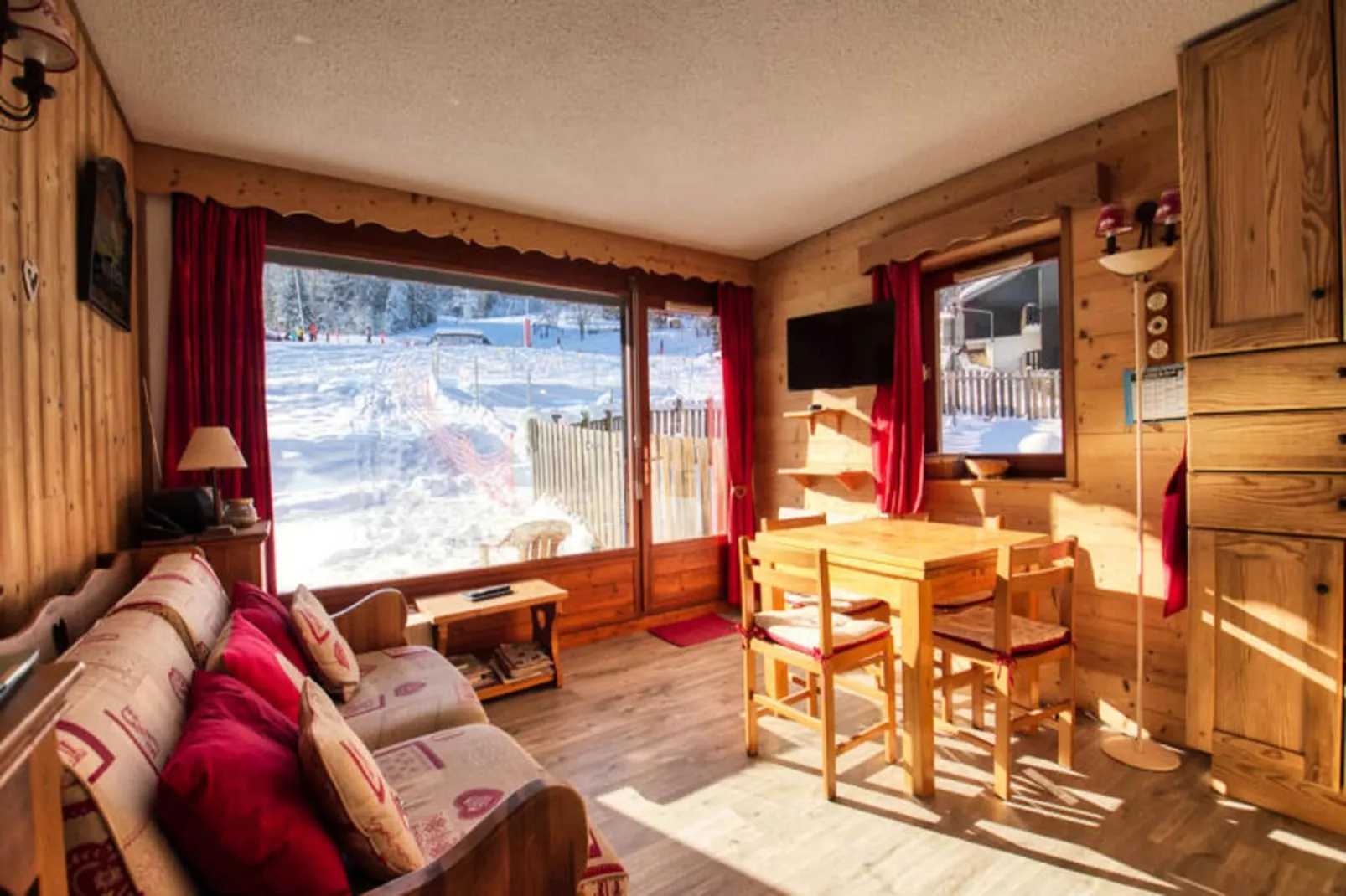 Résidence Eterlous-Salle à manger