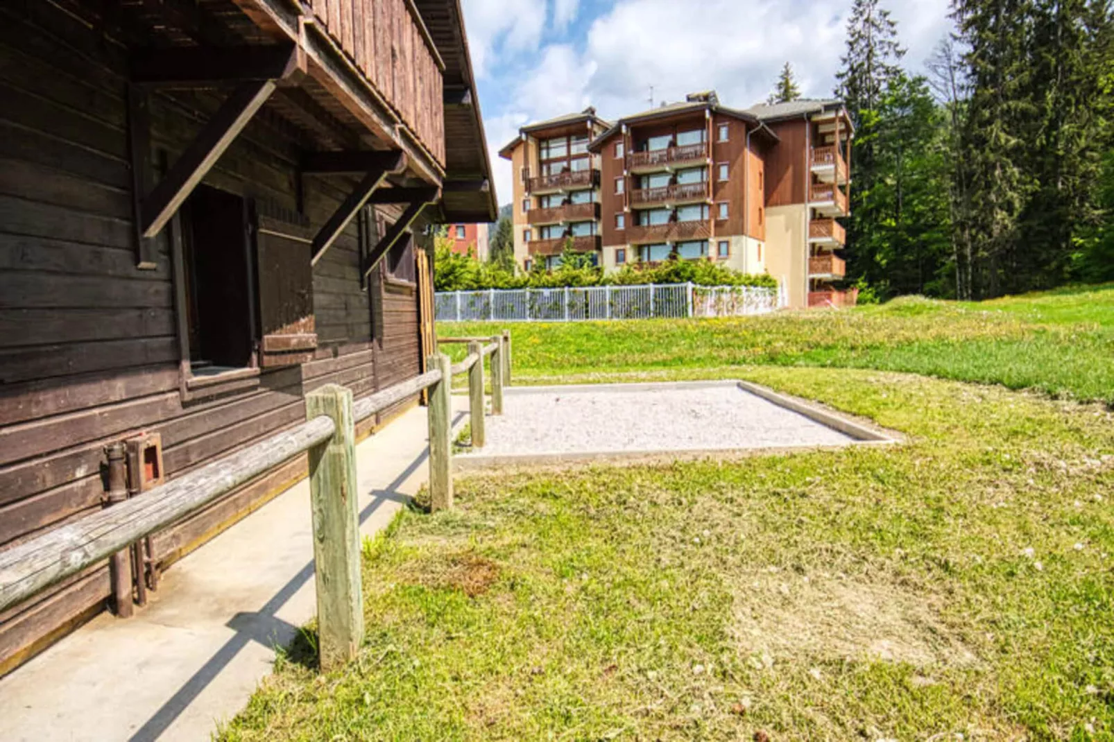 Chalet Poya-Jardins en été