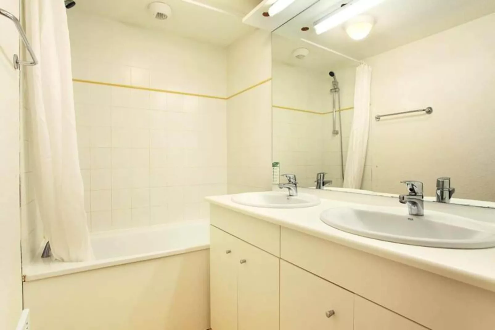 Résidence Odalys Le Buet**-Badezimmer