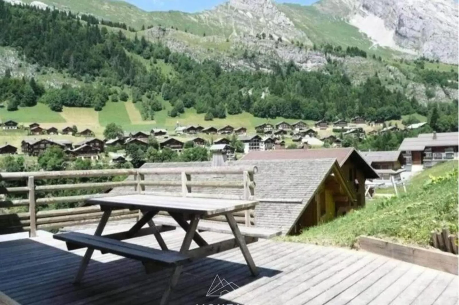 Chalet Le Trefle-View in summer