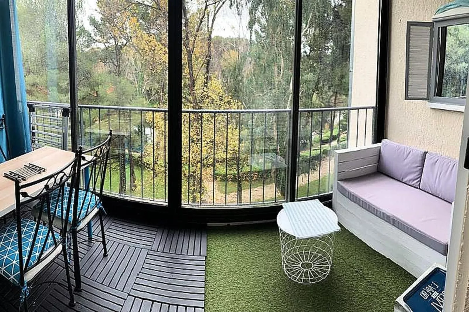 Résidence Luberon Loisir-View in summer