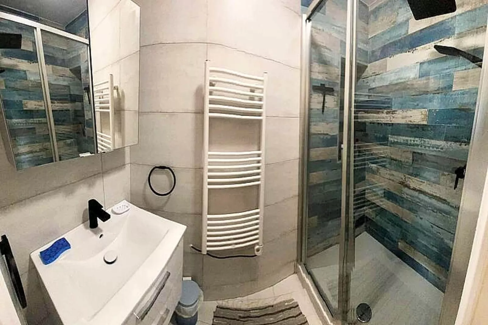 Résidence Morieres B-View in summer