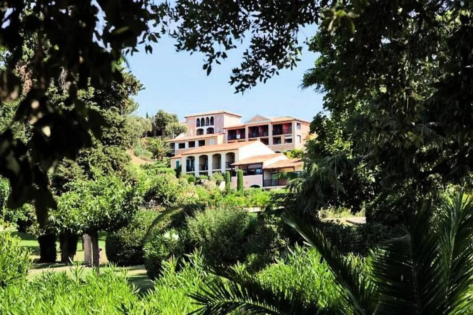 Résidence Les Parcs de Grimaud - maeva Home-Außenbereich Sommer