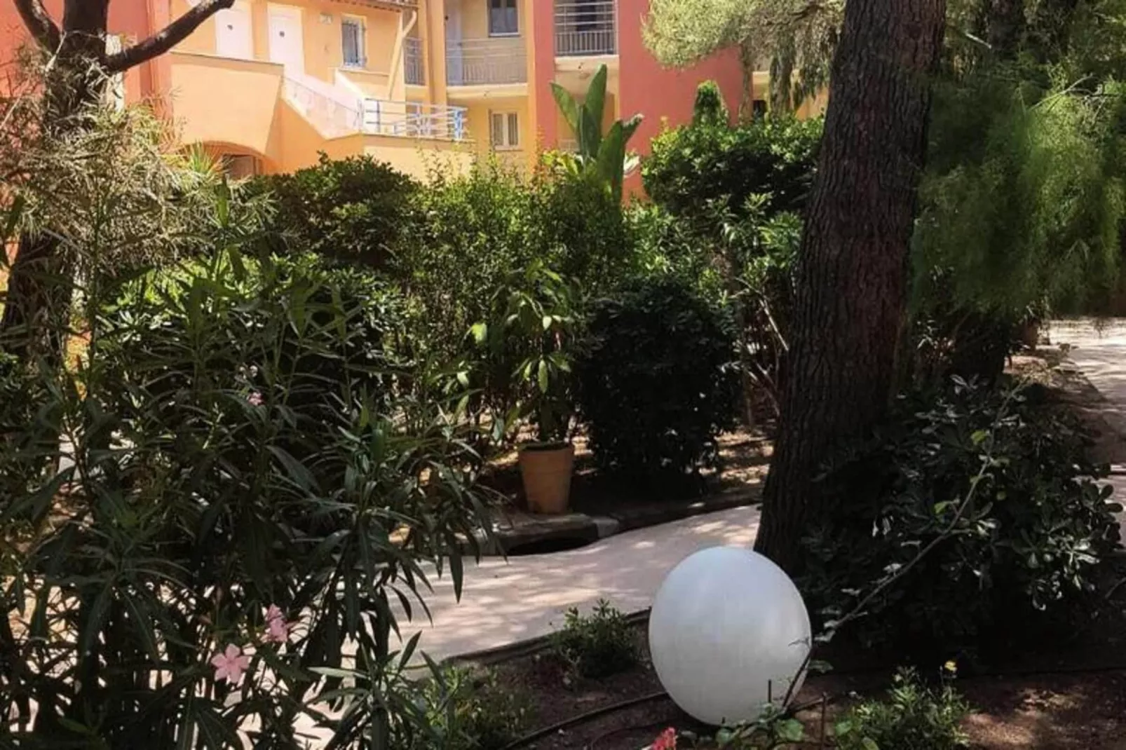 Résidence La Pinède - maeva Home-Garten Sommer