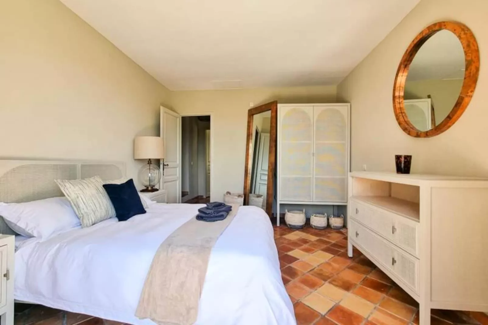 Villa 10 Pers Piscine Priv&eacute;e Pr&egrave;s De Saint-tropez-Image-tags.