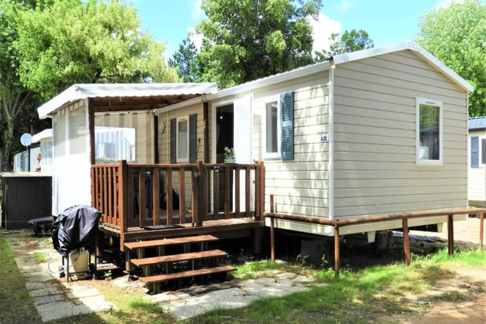 Mobil-home 6 pers. avec accès piscine et complexe aquatique-Extérieur été