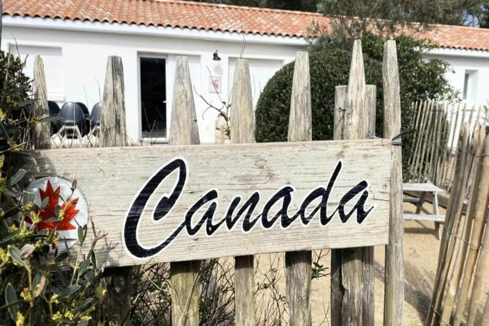 Villa Canada - Domaine Le Sherwood-Exterior in summer