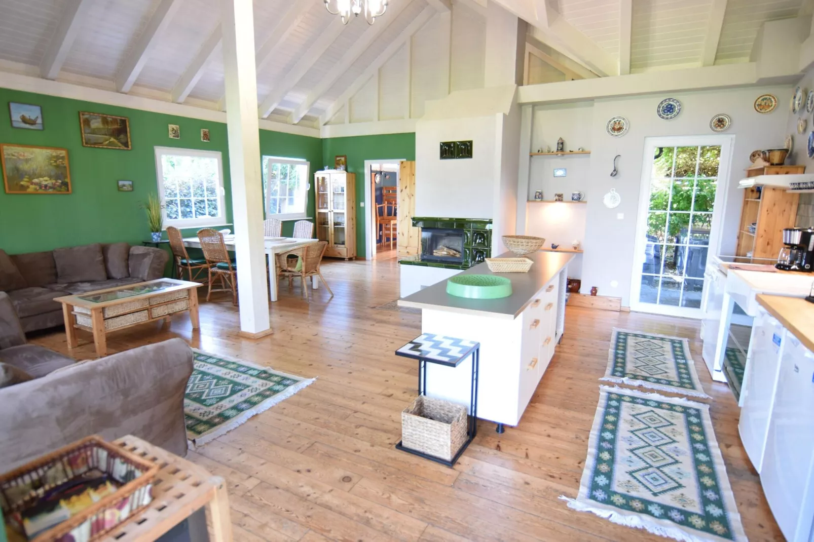 Cottage by the lake in Nadole-Wohnzimmer