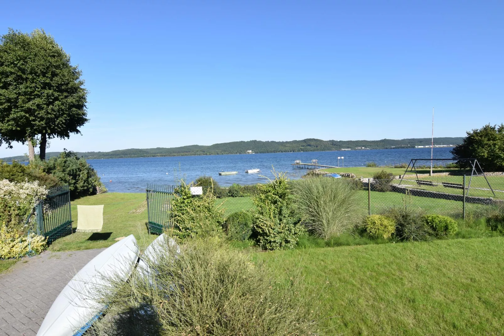Cottage by the lake in Nadole-Aussicht Sommer