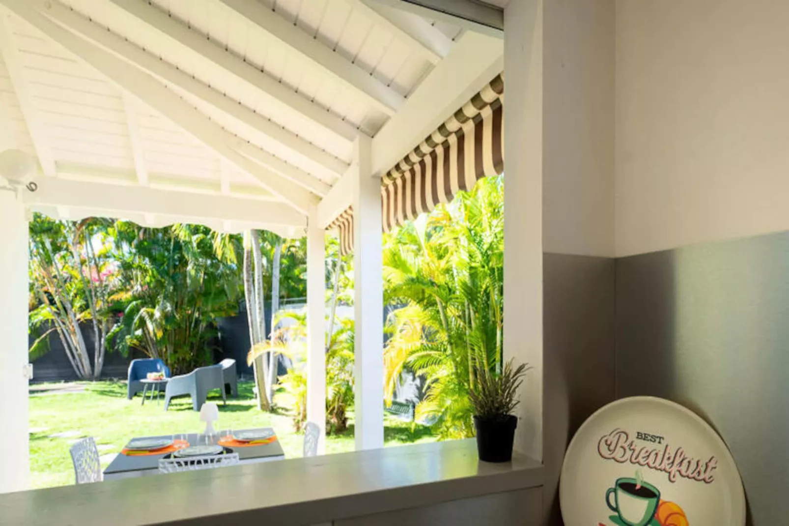 Bungalow Monarque-Image-tags.