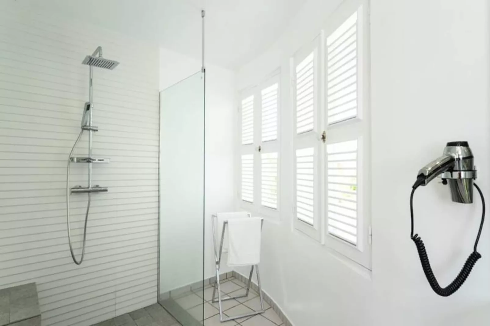 Villa Ladouchka-Image-tags.