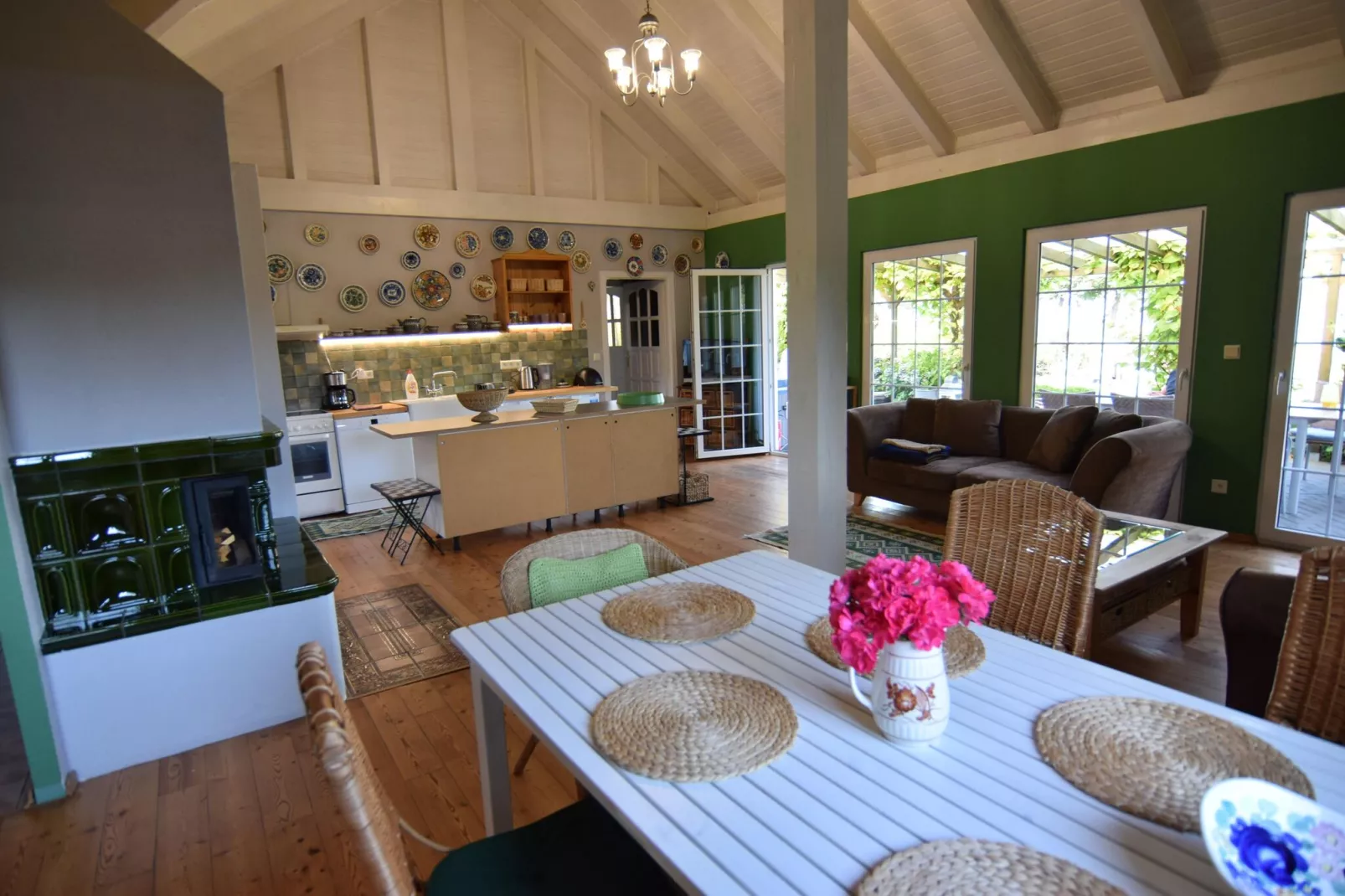 Cottage by the lake in Nadole-Wohnzimmer