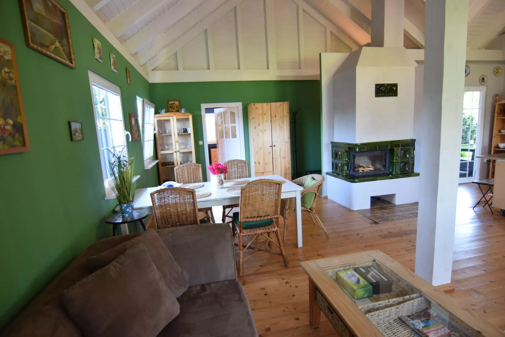 Cottage by the lake in Nadole-Wohnzimmer