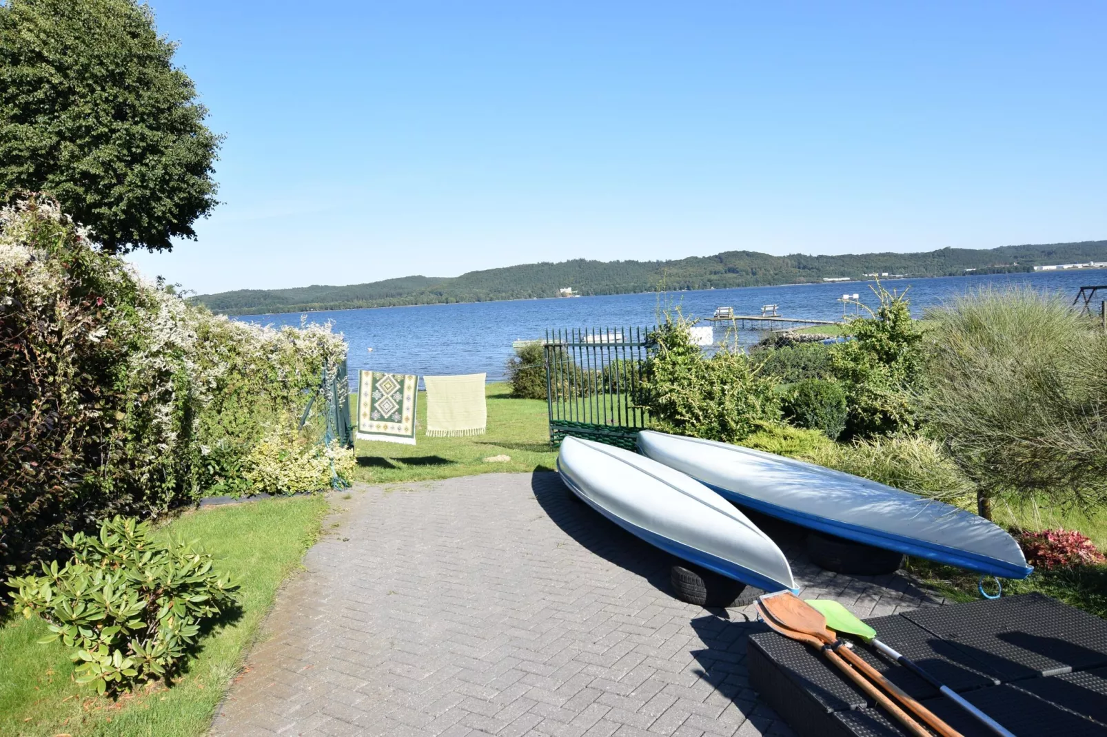 Cottage by the lake in Nadole-Aussicht Sommer