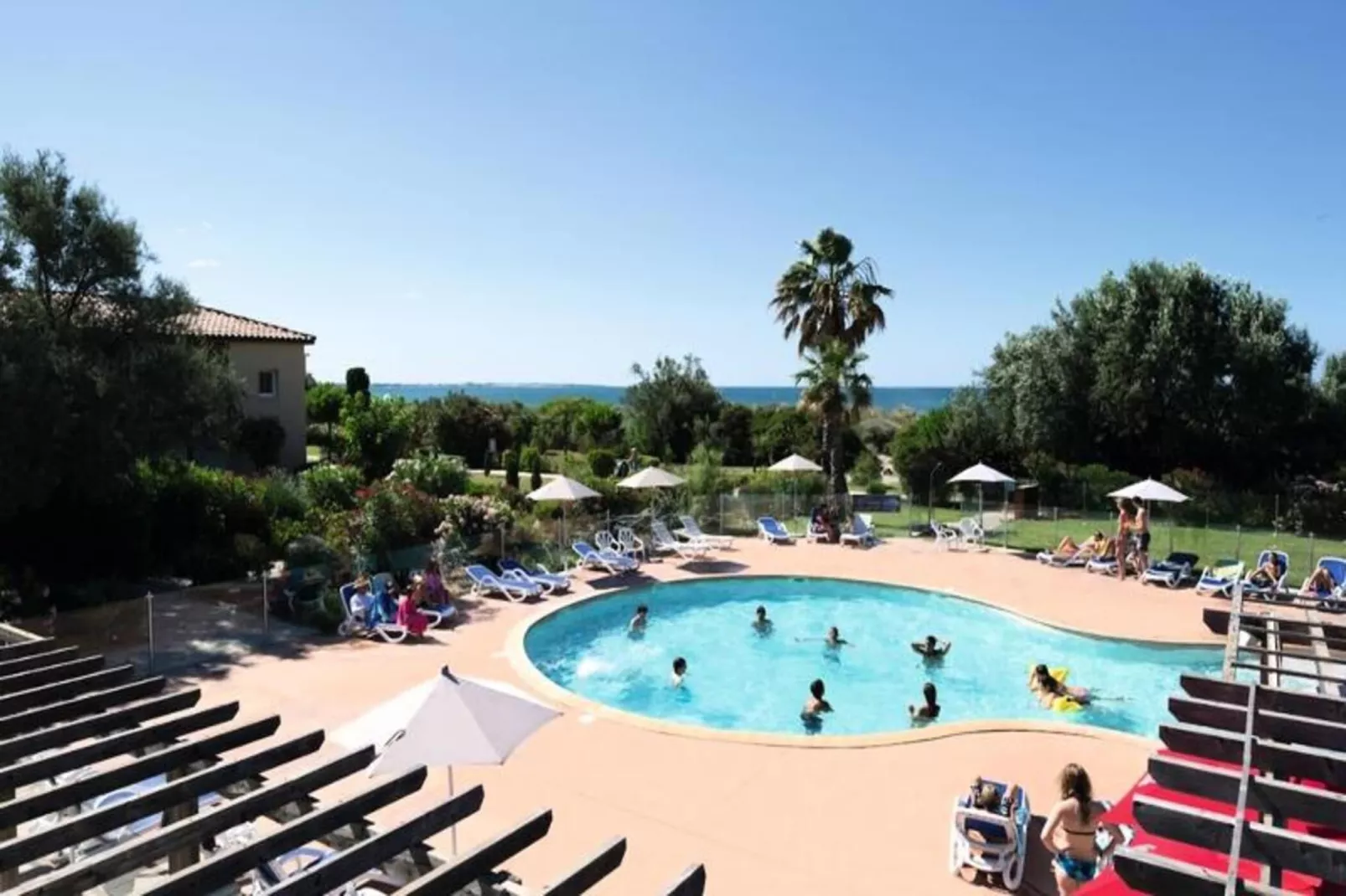 SOWELL Résidences Les Sablons***-Swimming pool