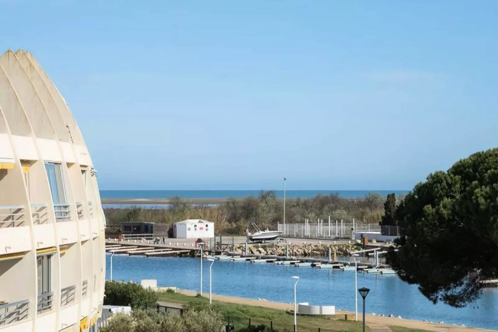 Résidence " La Lagune"-View in summer