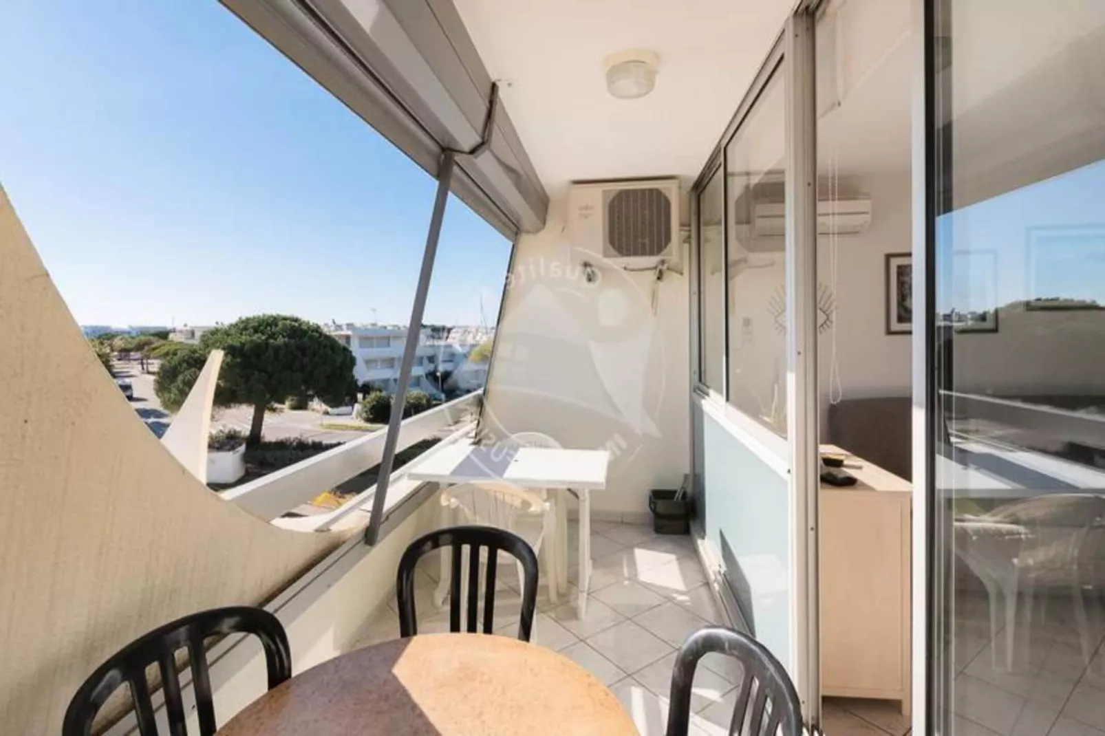 Résidence "le Chabian"-Terrace balcony