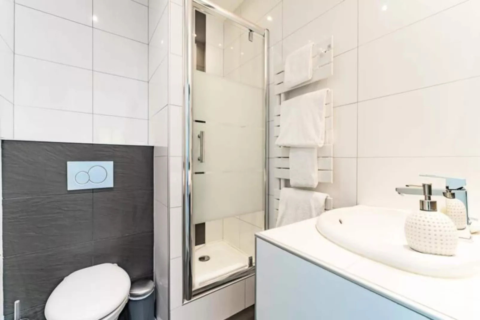 Chaleureux Appartement Au C&oelig;ur Du Quartier Historique Saint-michel-Salle de bain