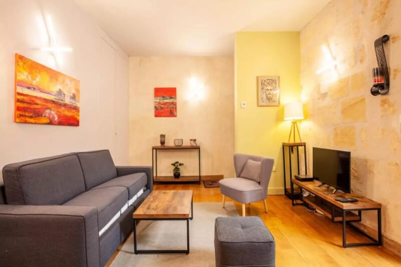 Superbe Appartement &agrave; La Belle Pierre Pour 4 Dans La Rue Des Antiquaires-Exterior in summer