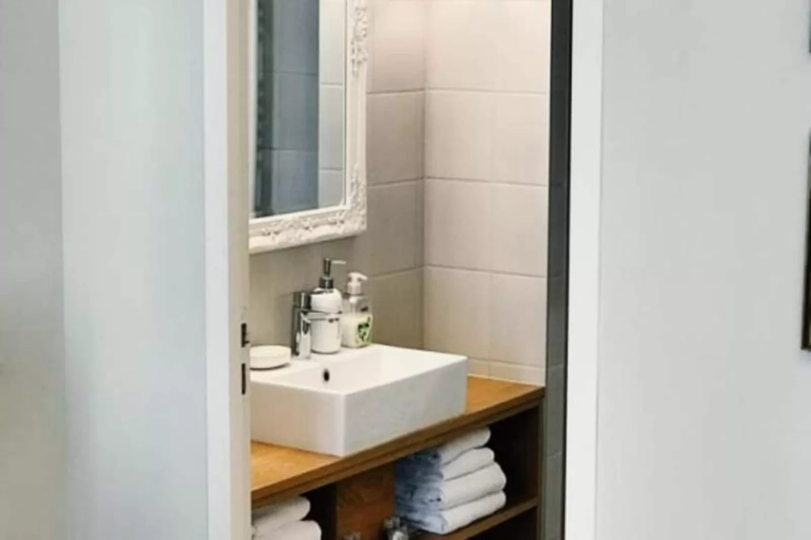 Superbe Duplex De Qualit&eacute;, En Hypercentre Avec Rooftop Et Climatisation-Bathroom