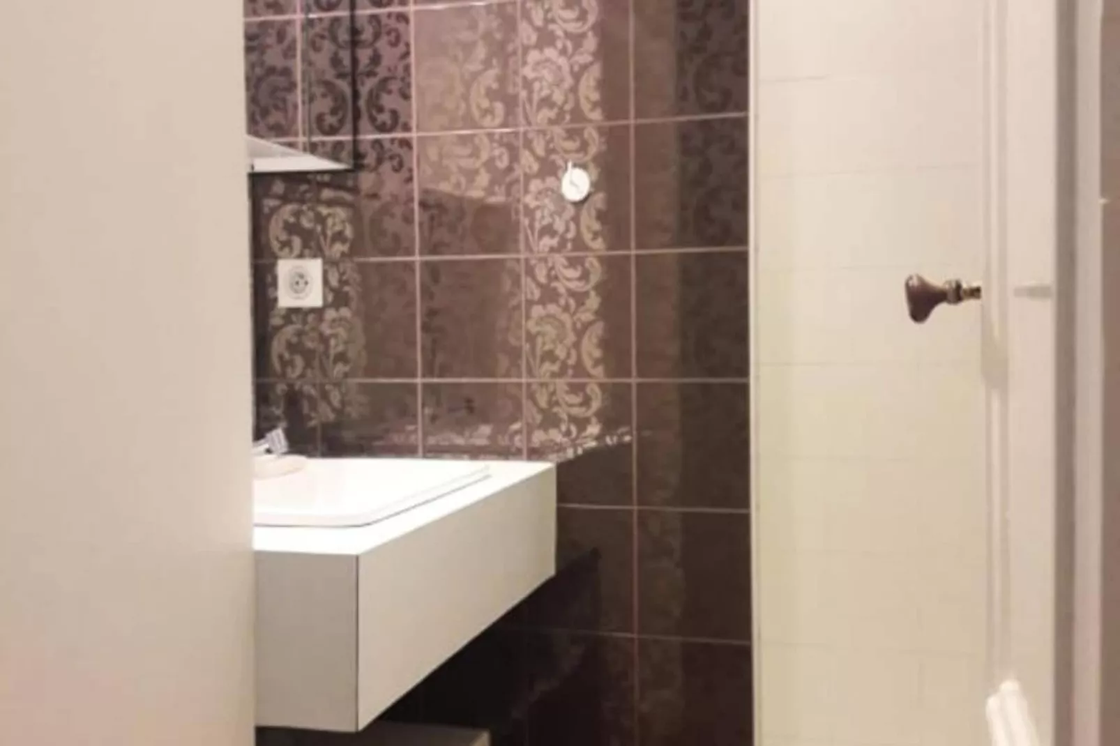 Appartement Prestations Haut Standing Avec Vue Sur La Place De La Bourse-Bathroom