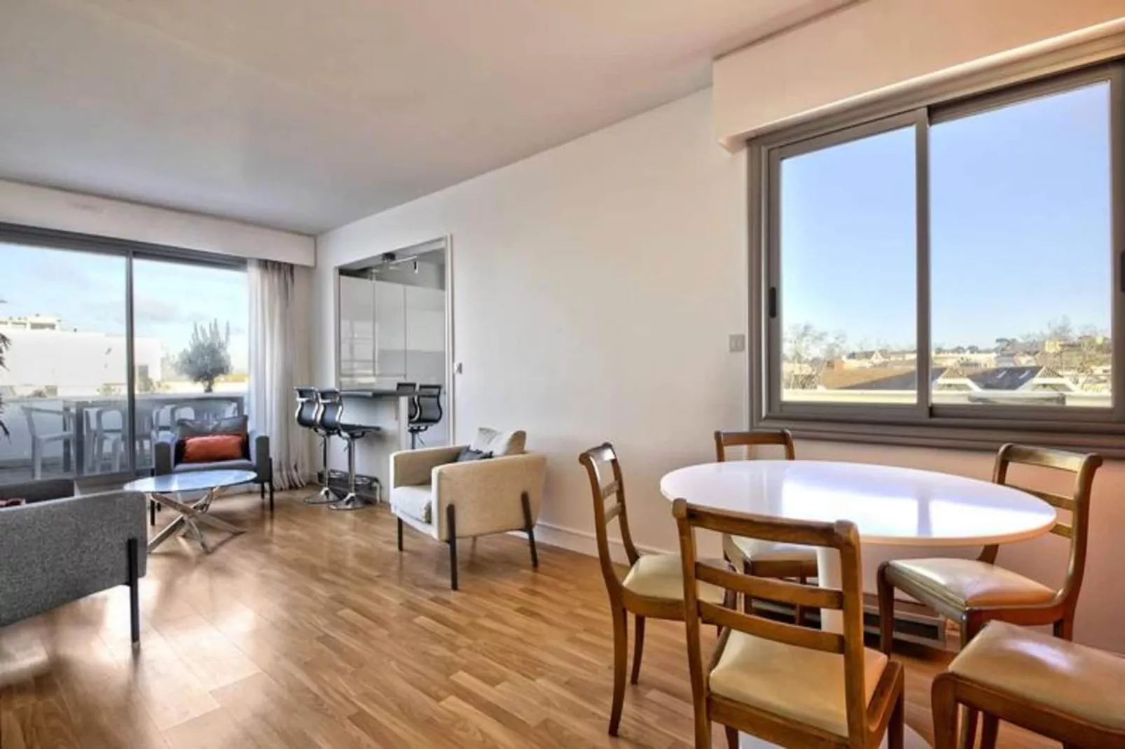 Résidence Les Perlières-Außenbereich Sommer