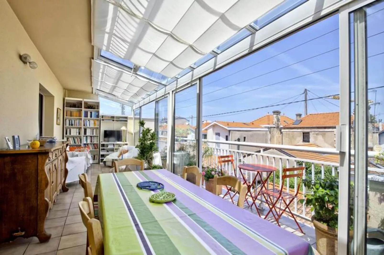 Résidence Palm Beach-Exterior in summer