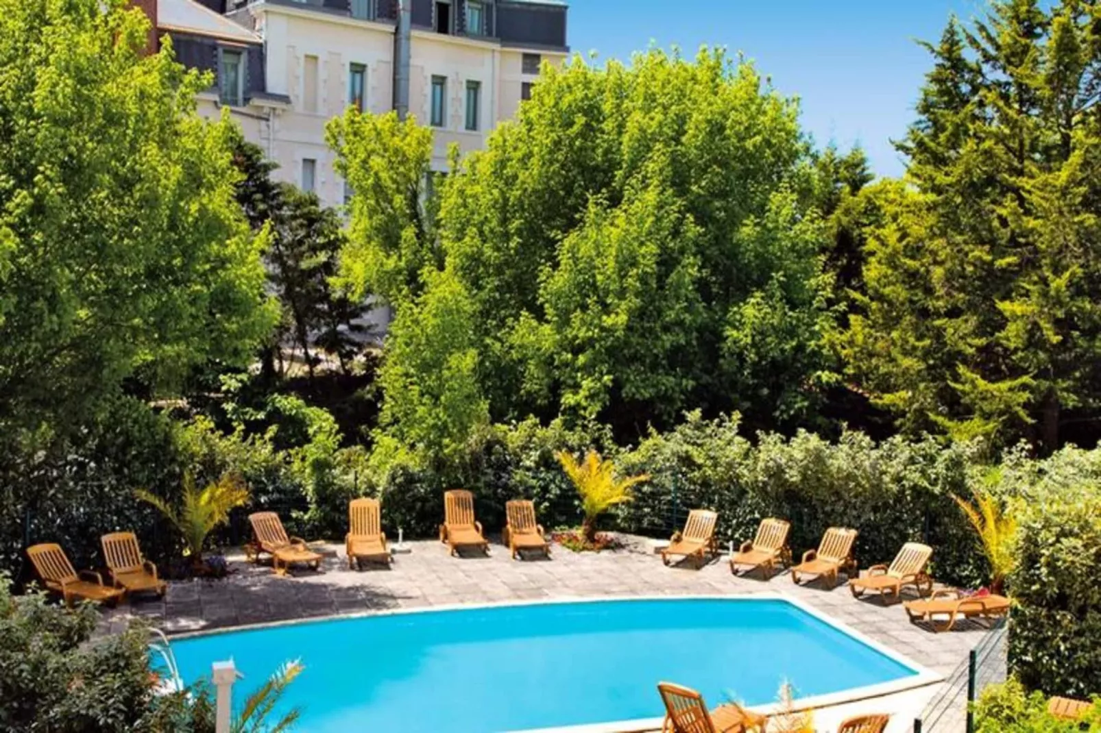 Résidence Villa Régina - Vacances Bleues-Außenbereich Sommer