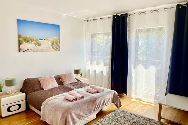 Holiday spacious modern flat in Dabrowa-Chambre