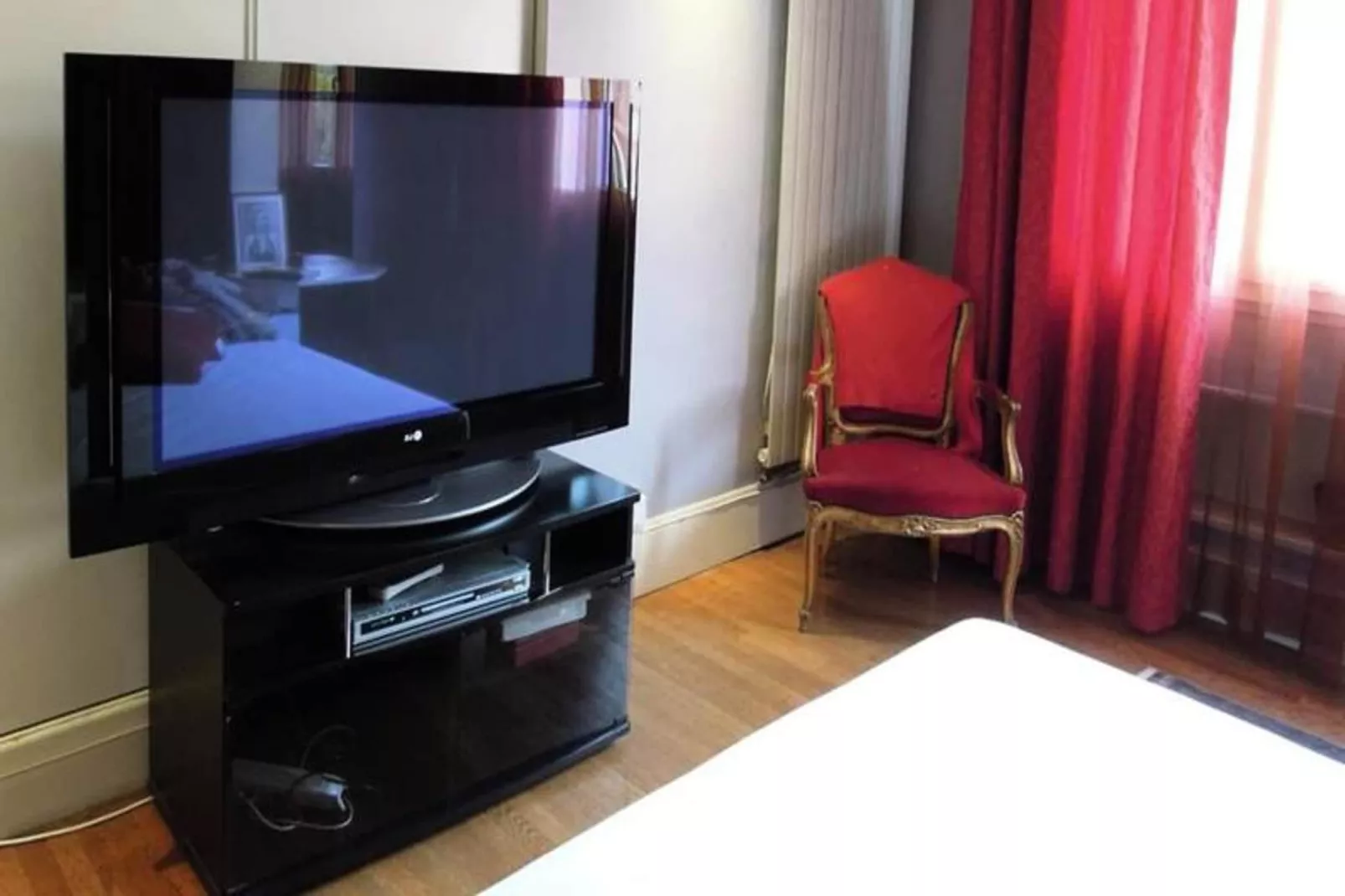 | Le Fantasque💃🏻| Hyper-centre, Commerces &agrave; Proximit&eacute; | T2-Schlafzimmer