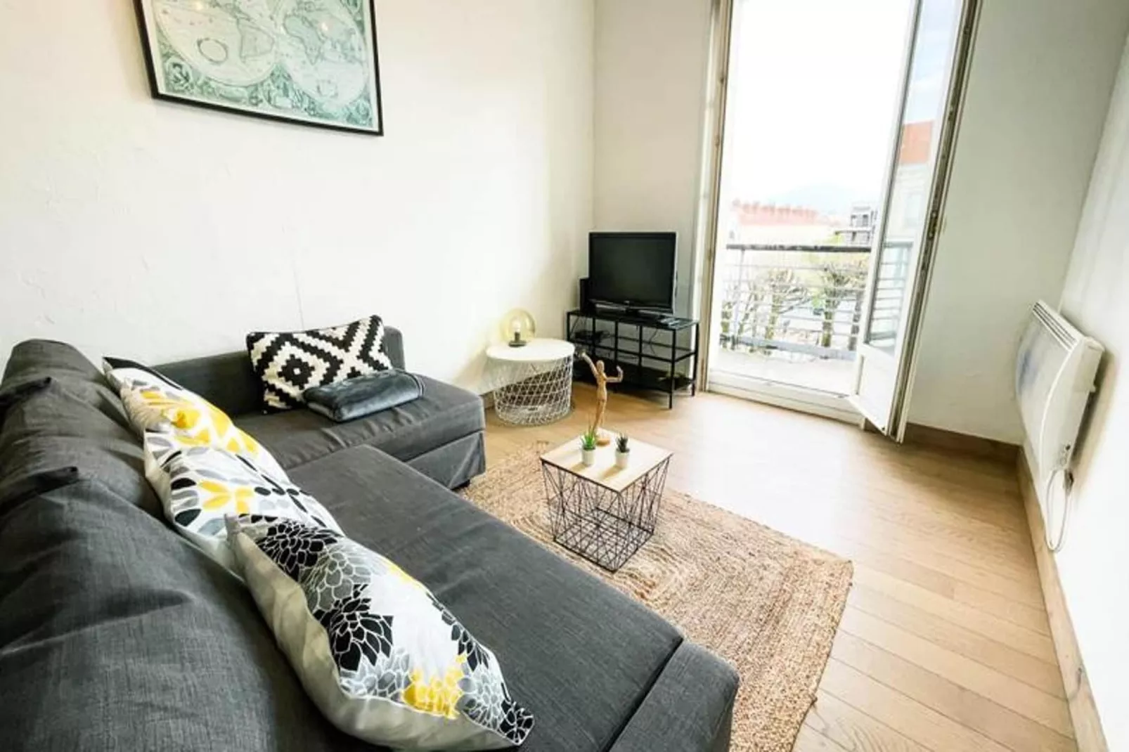 Pretty Light In Grenoble ☀ T2-Living room