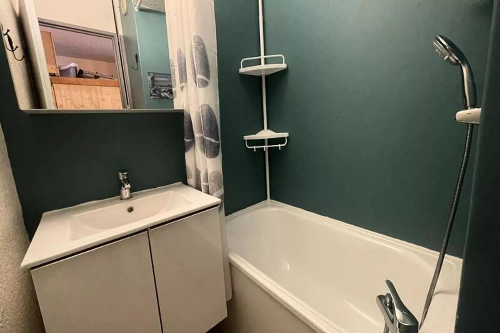 Résidence Arc En Ciel C Porte C103-Salle de bain