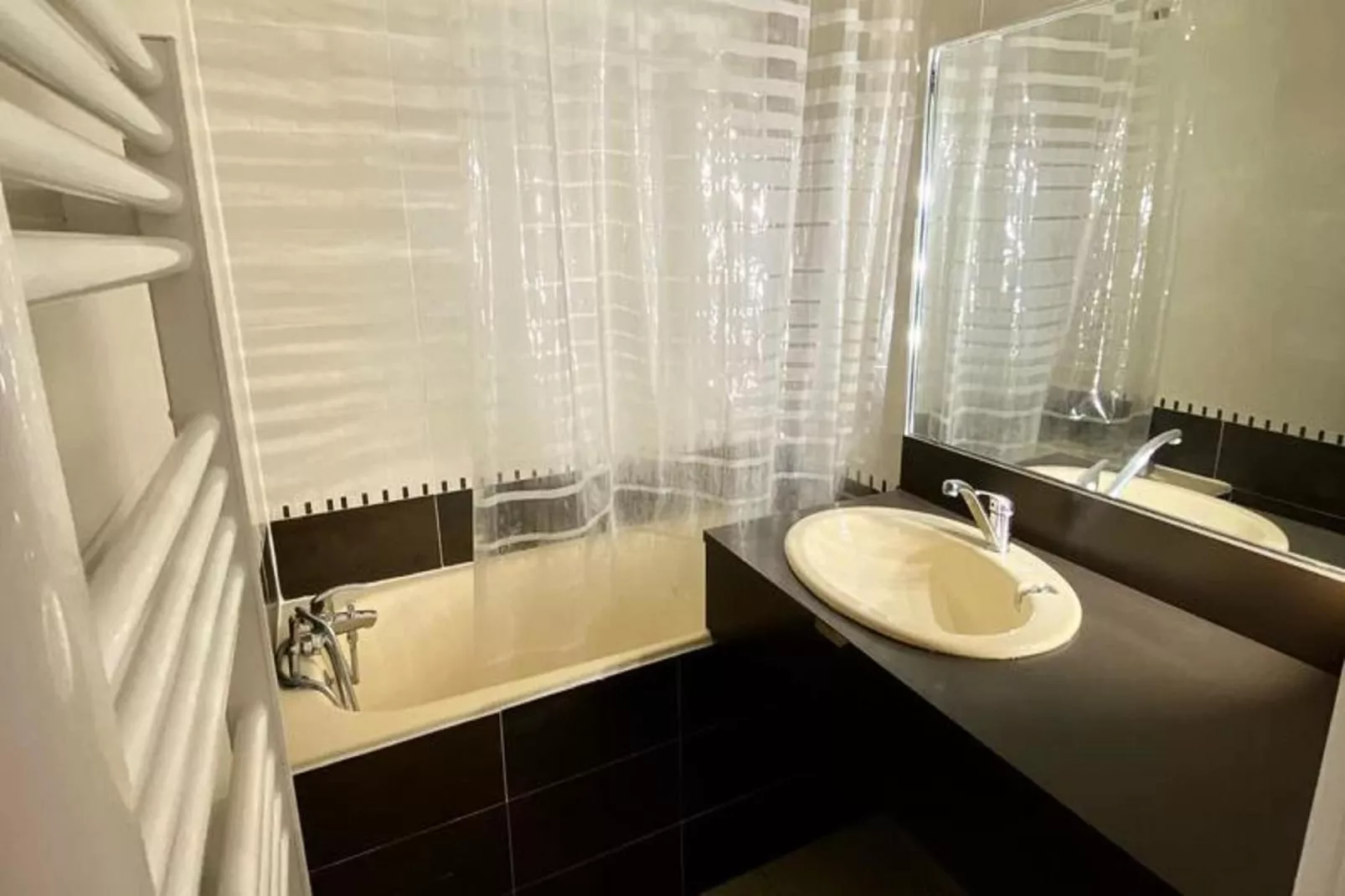 Résidence Prapelier-Salle de bain