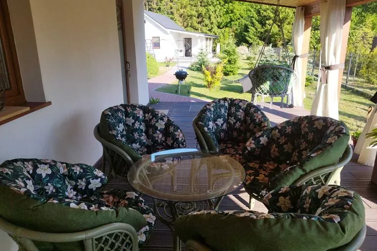 HolidayHouse with the big tarasse&garden in Kolczewo LIT-Terrassenbalkon