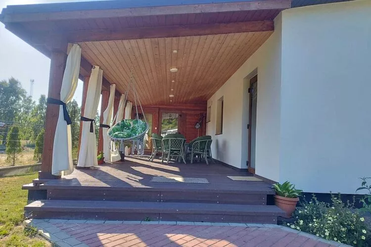 HolidayHouse with the big tarasse&garden in Kolczewo LIT-Terrassenbalkon