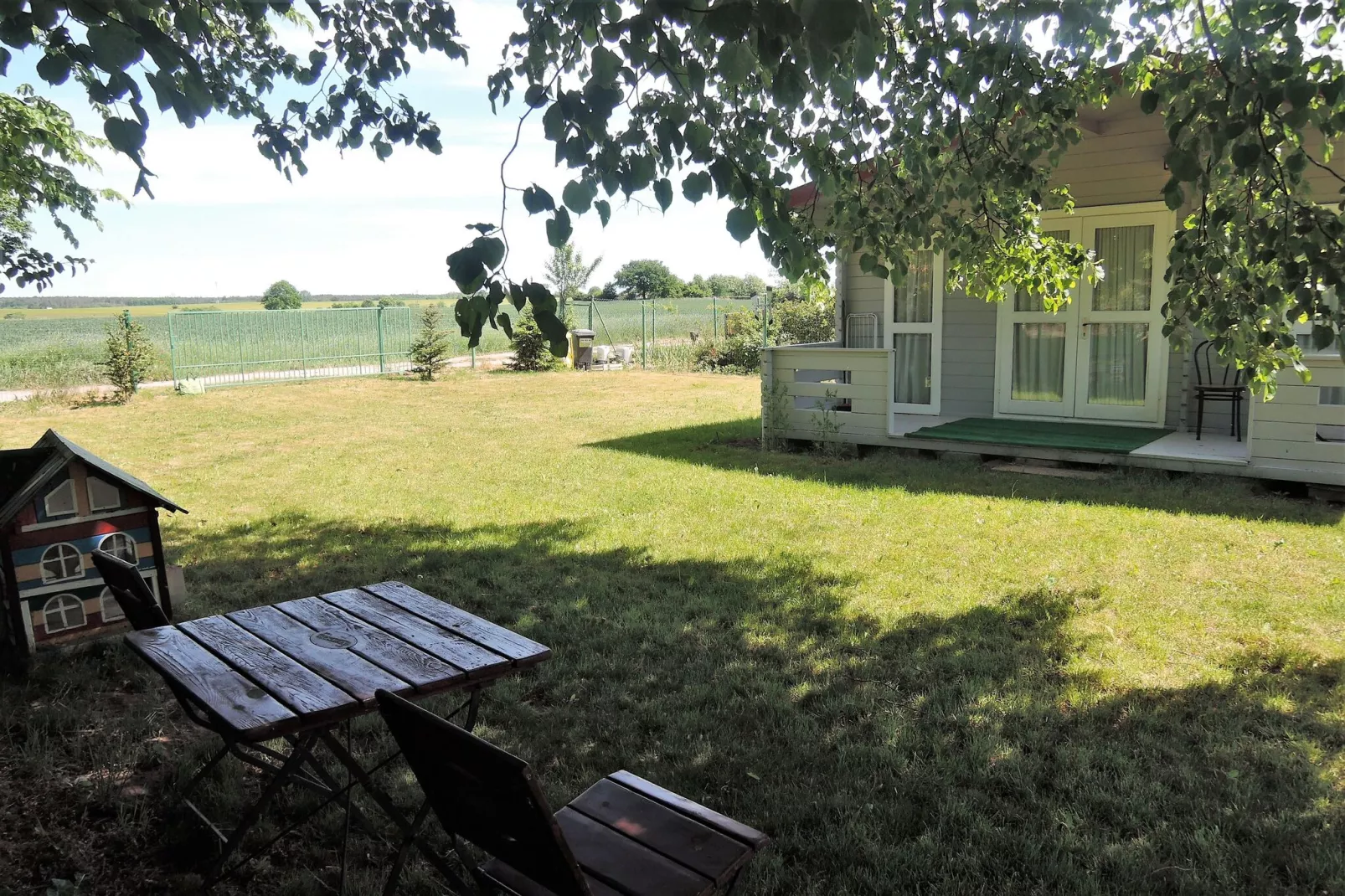 Bungalow Pod lipą Wrzosowo-Gardens summer