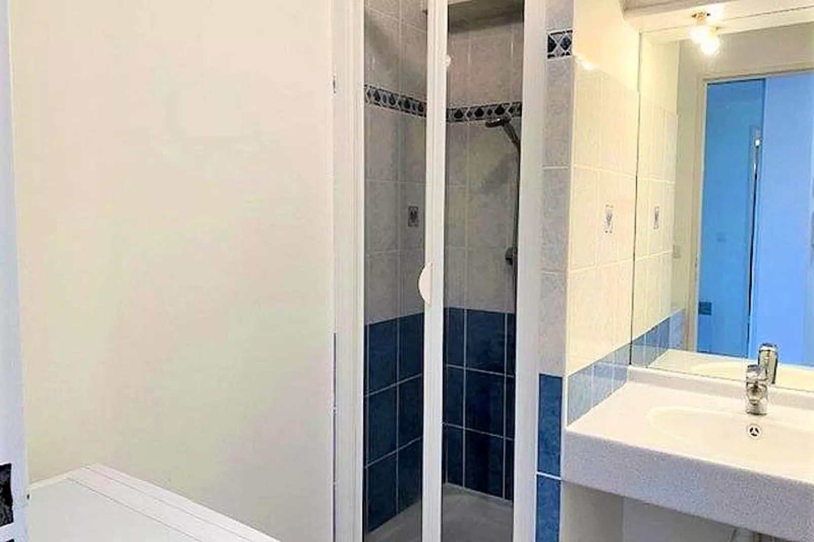 Résidence Les Pavois-Salle de bain