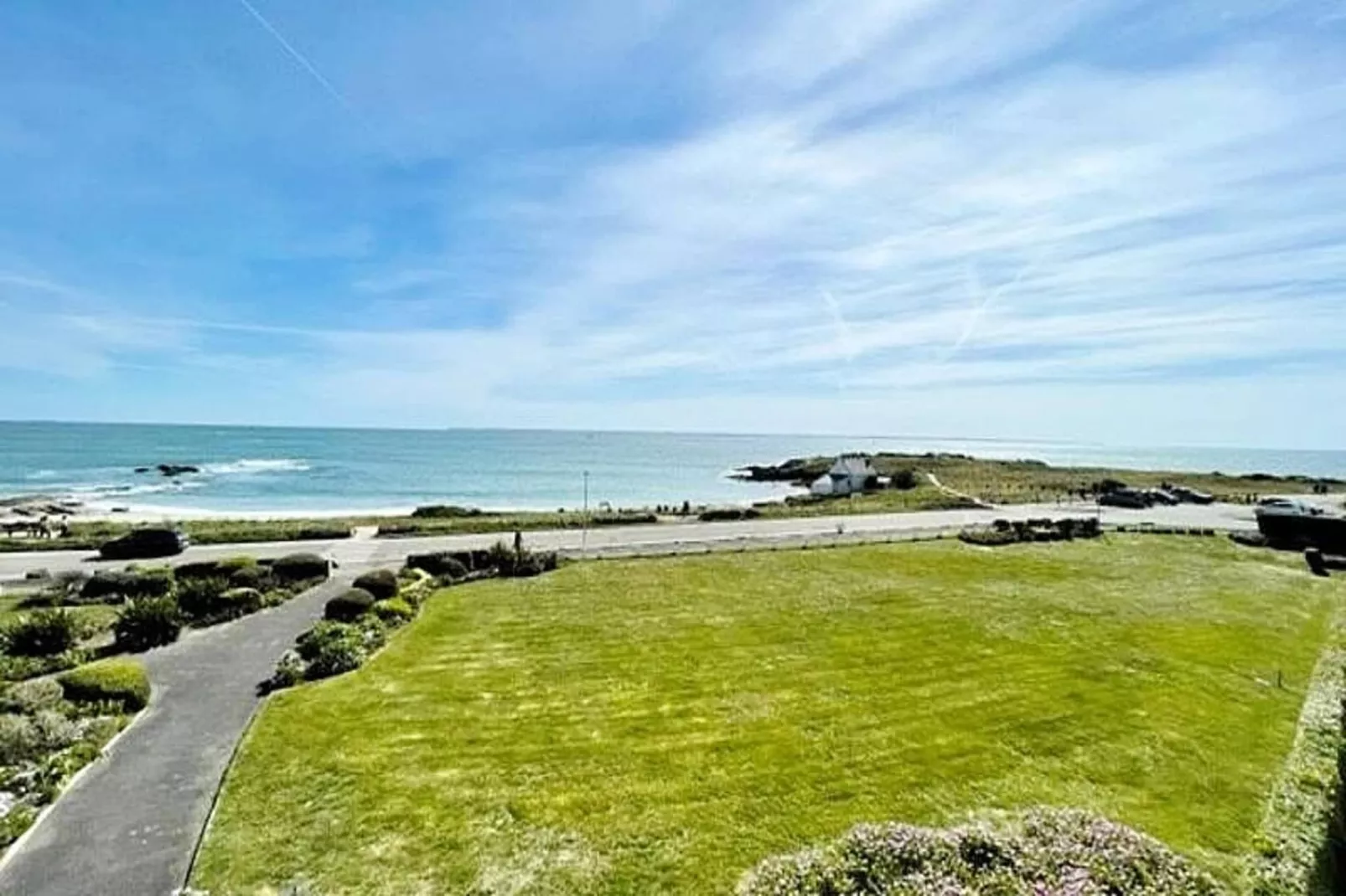 Résidence Les 3 Iles-View in summer