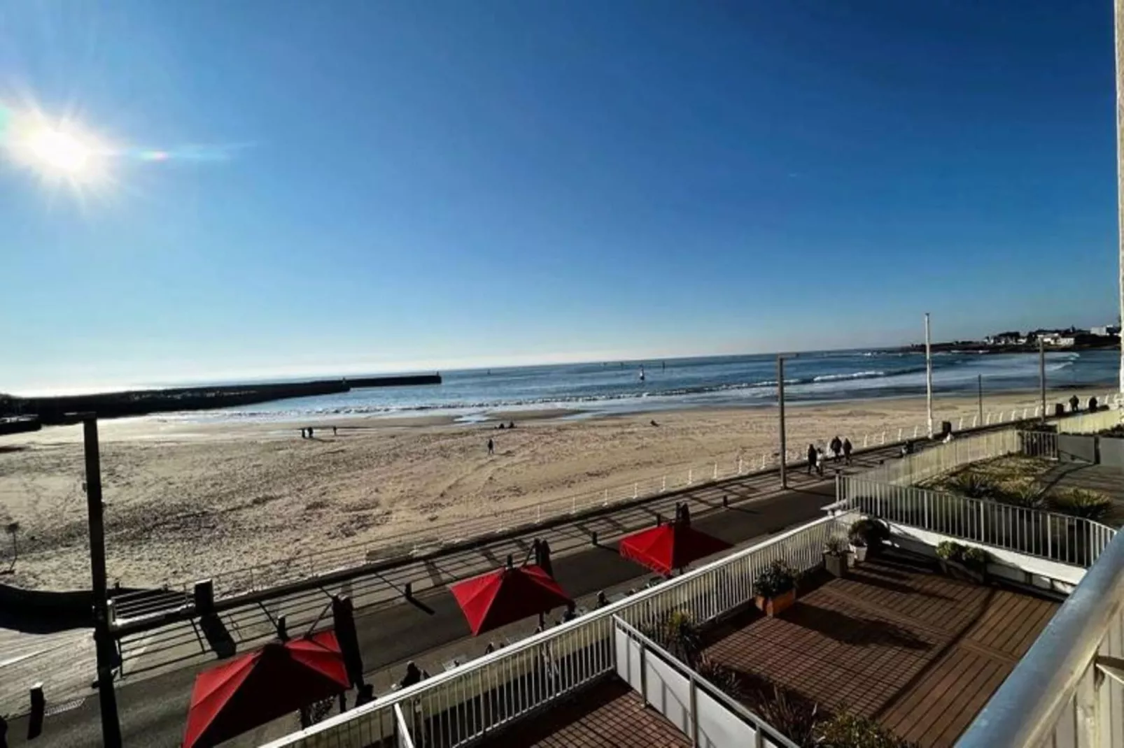 Résidence Dauphins-Vue d'été