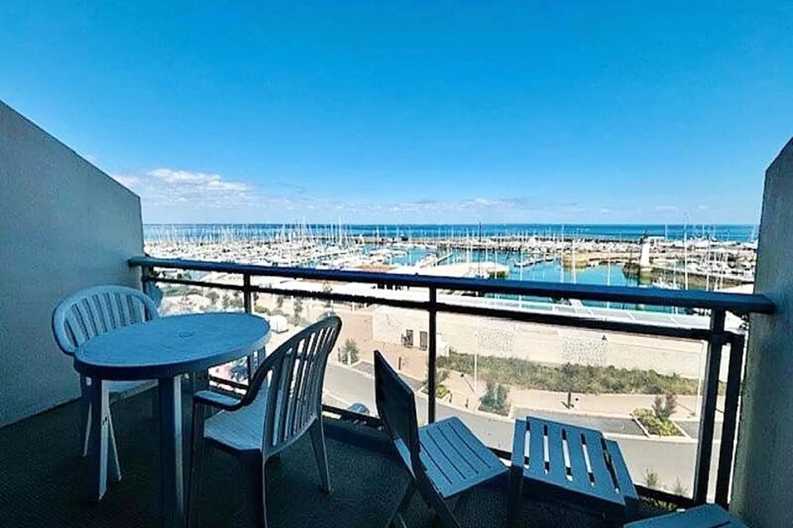 Résidence Le Mane-Terrace balcony