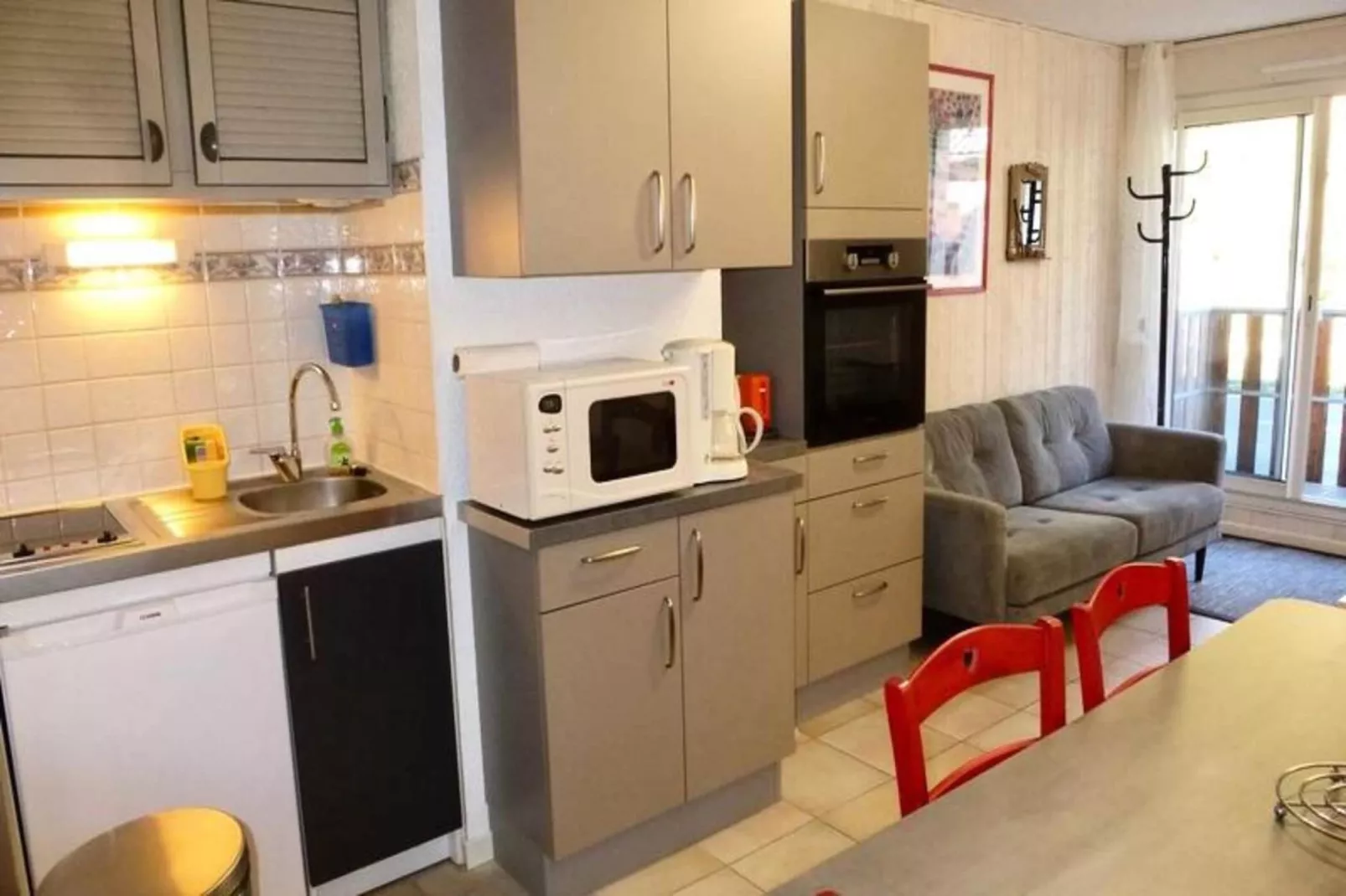 Résidence Neouvielle-Dining room