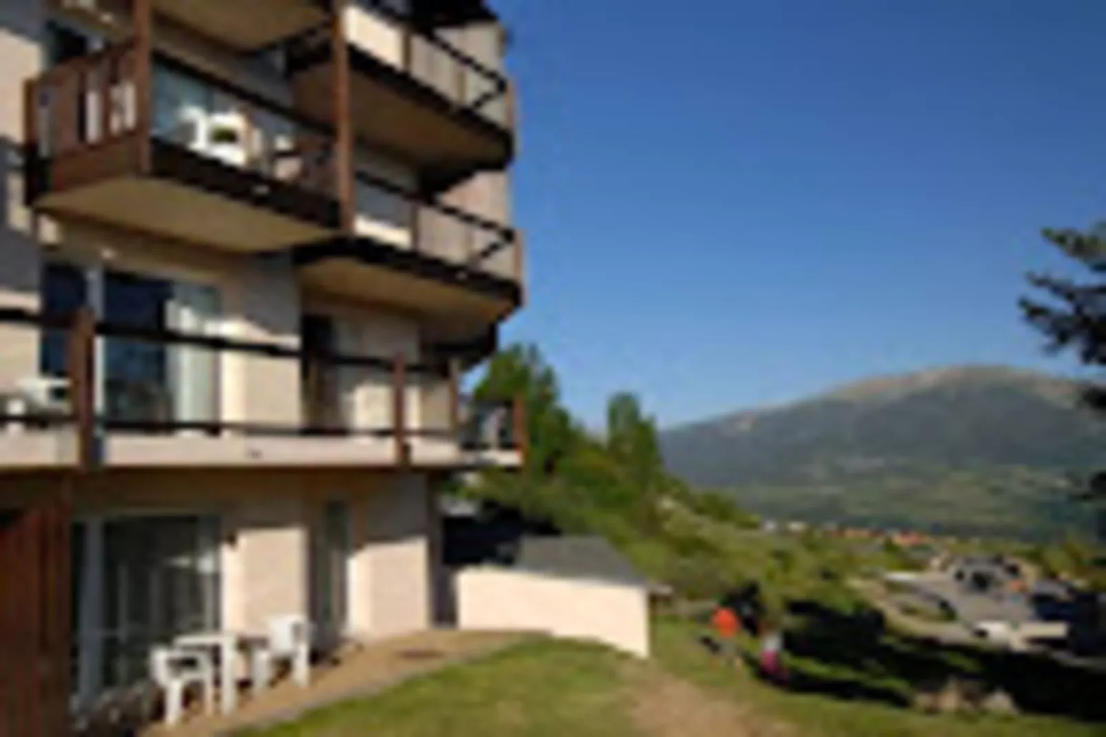 Résidence Goélia Le Domaine de Castella***-Exterior in summer