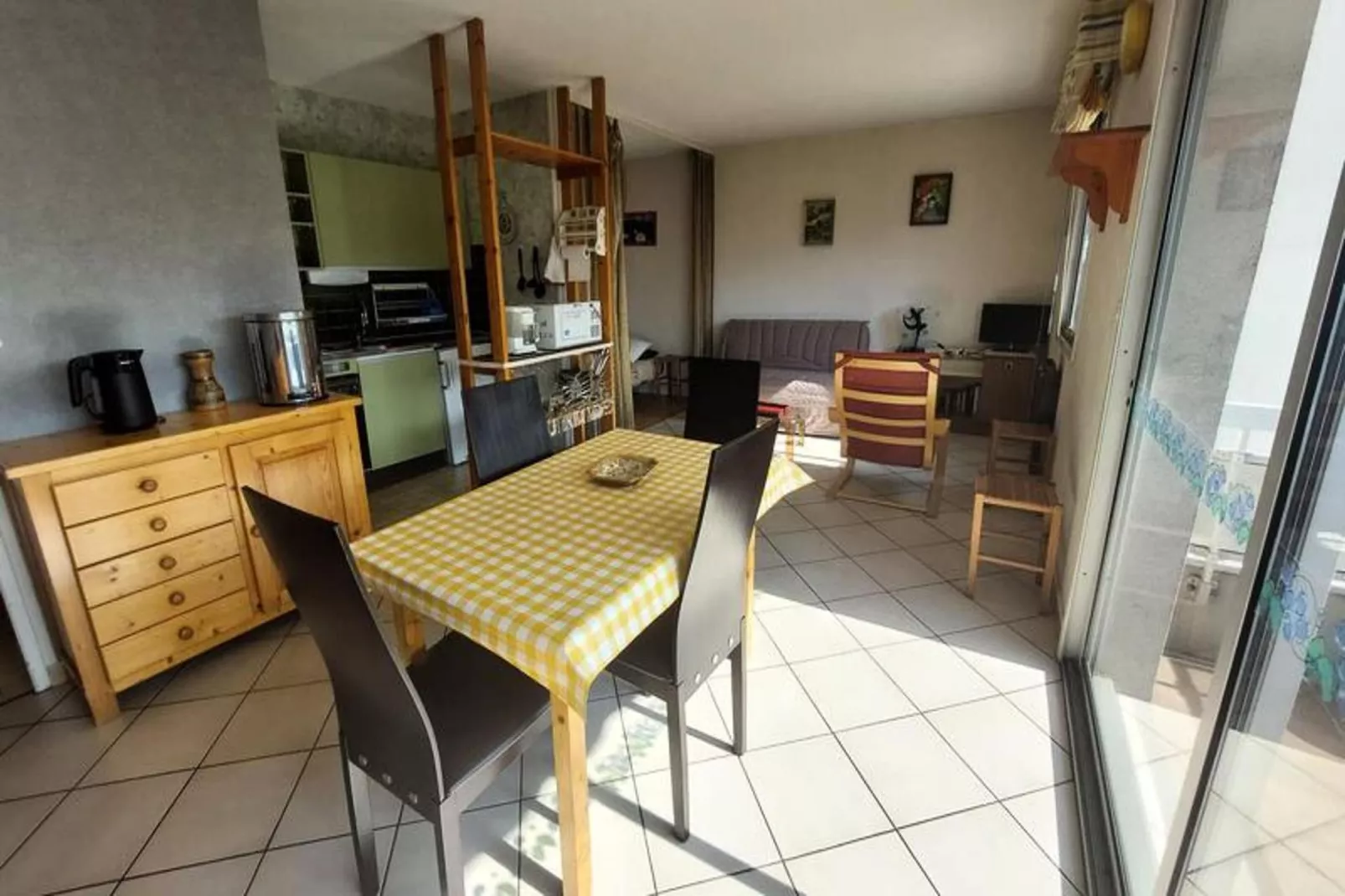 Résidence Le Comte Vert-Dining room