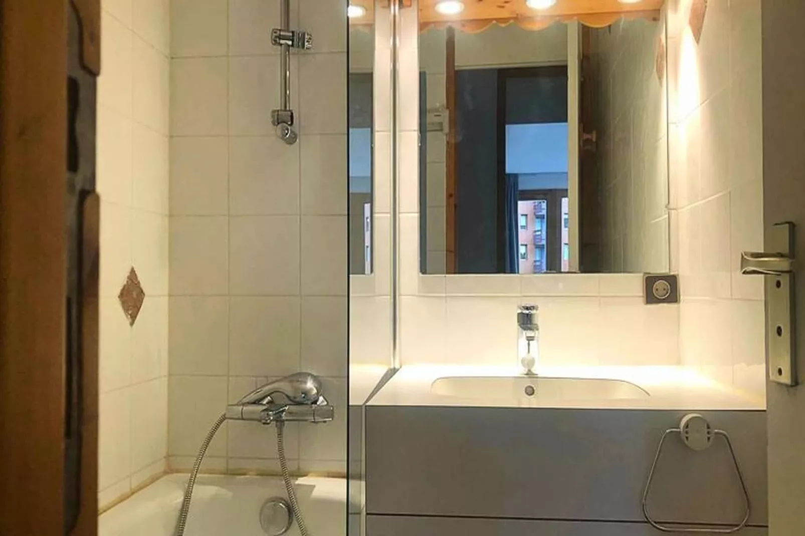 Résidence Prariond-Salle de bain