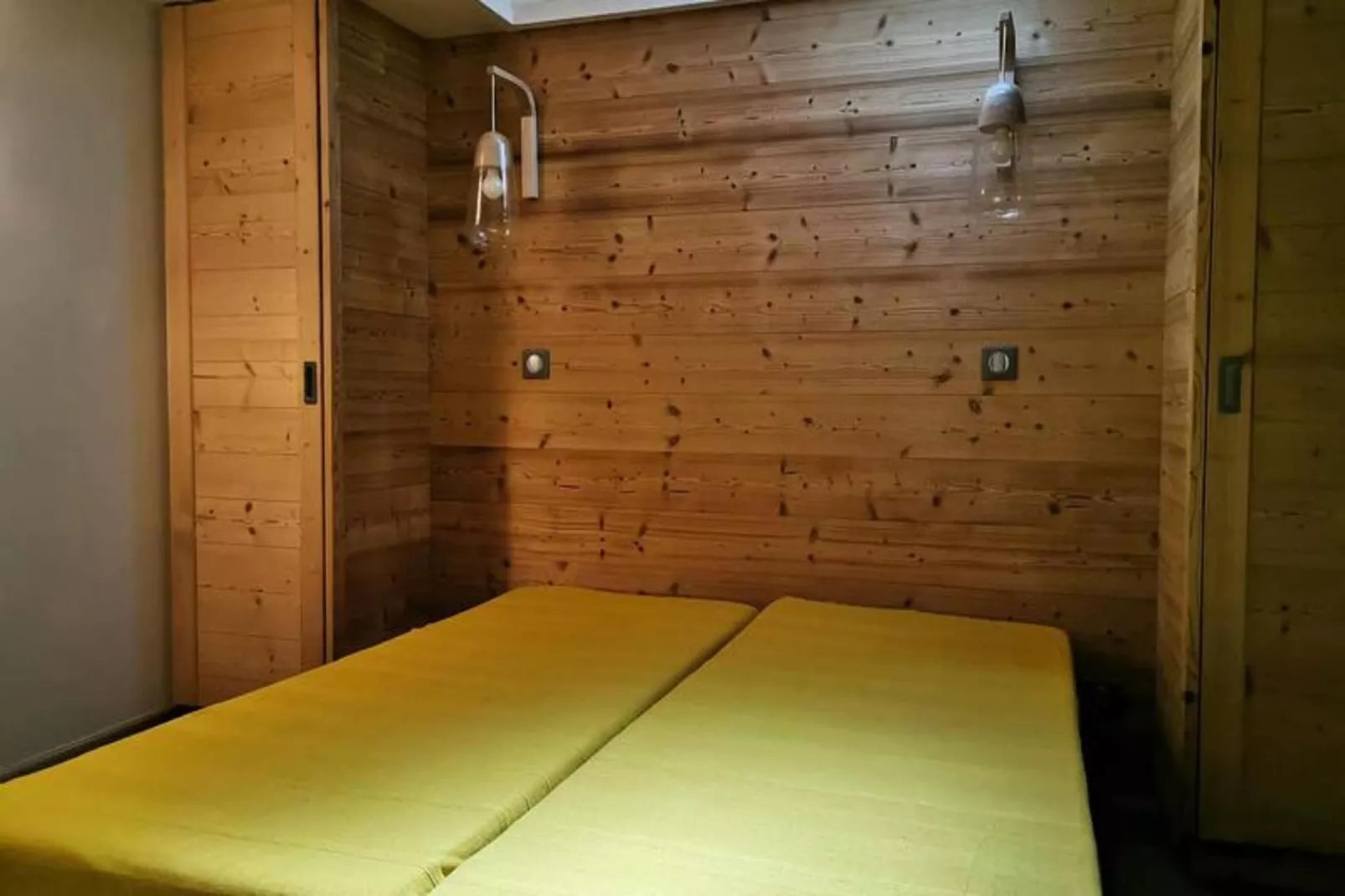 Résidence Lauziere Dessous-Schlafzimmer