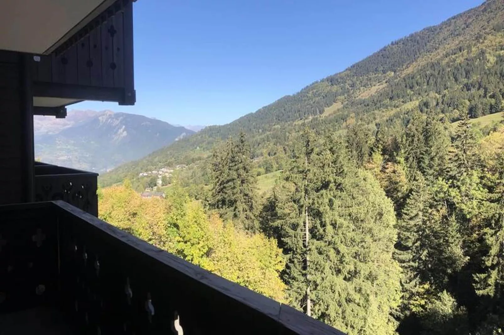 Résidence Valeriane - View in summer