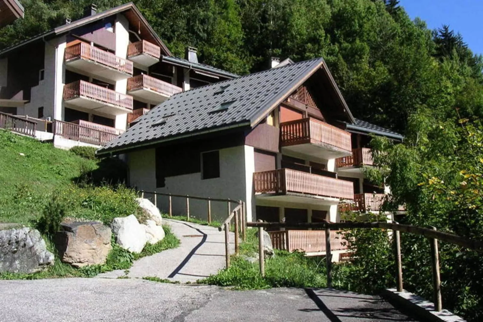 Résidence Campanule - Les Hauts De Planchamp-Exterior in summer