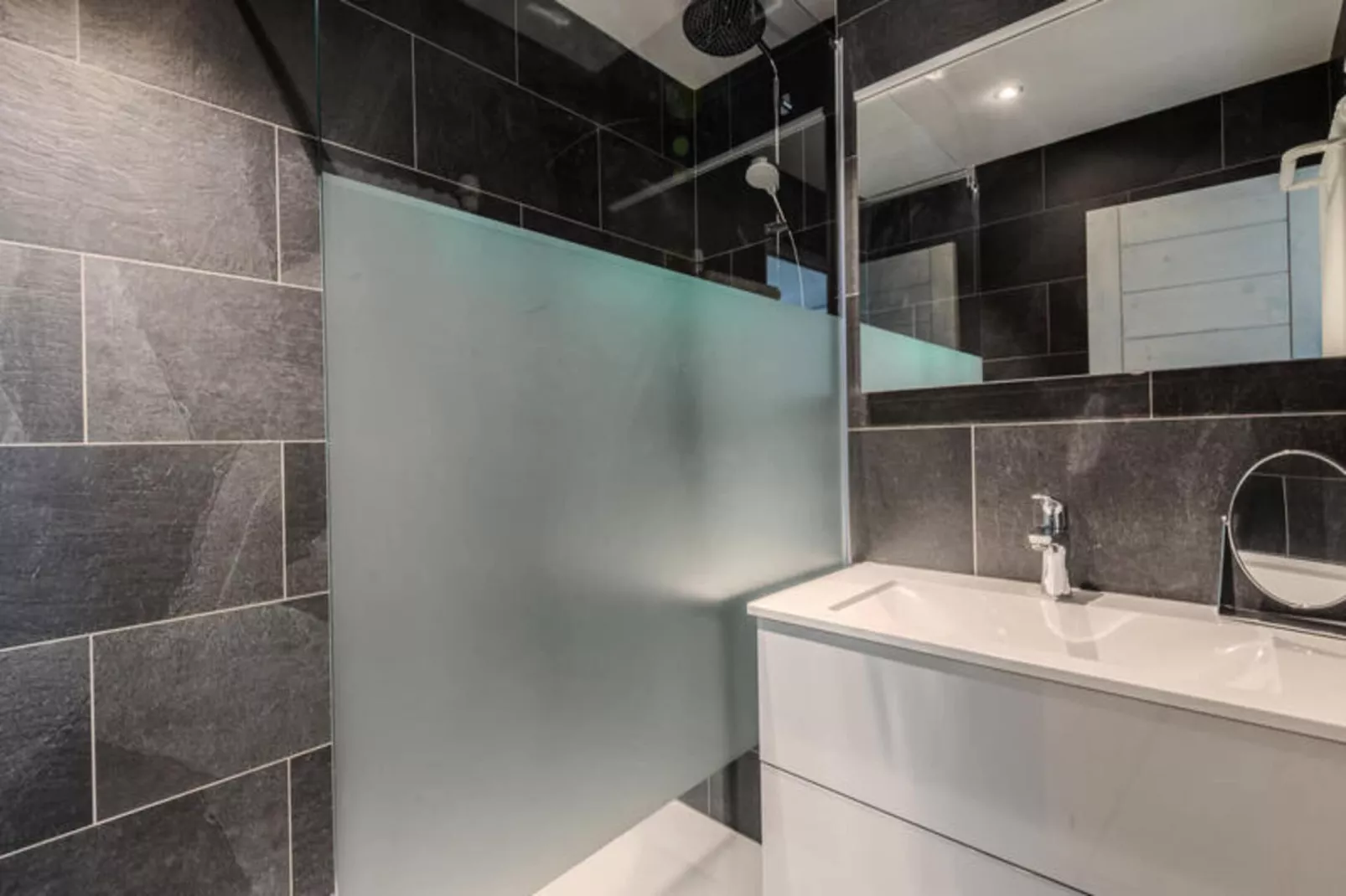 Résidence Le Nantaux-Badezimmer